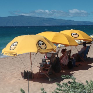 Beach-Umbrellas_Maui