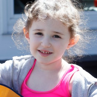 Haylie4thBdayPortraitCU